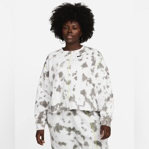Nike Women's Oversized Fleece Tie-Dye Crew Sweatshirt